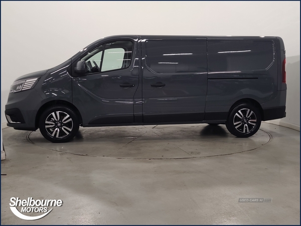 Renault Trafic 2.0 dCi Blue 30 Sport+ LWB Euro 6 (s/s) 5dr in Down
