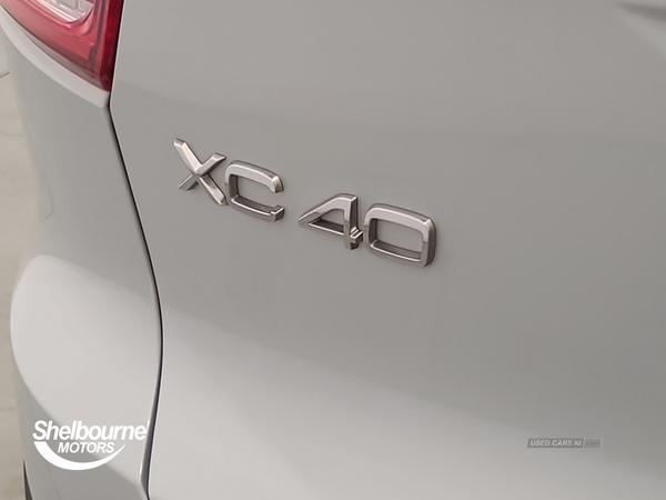 Volvo XC40 2.0 T4 R-Design Pro SUV 5dr Petrol Auto Euro 6 (s/s) (190 ps) in Down