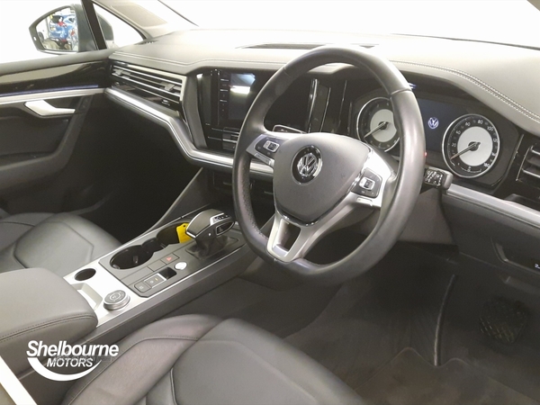 Volkswagen Touareg 3.0 TSI V6 SEL SUV 5dr Petrol Tiptronic 4Motion Euro 6 (s/s) (340 ps)** in Down