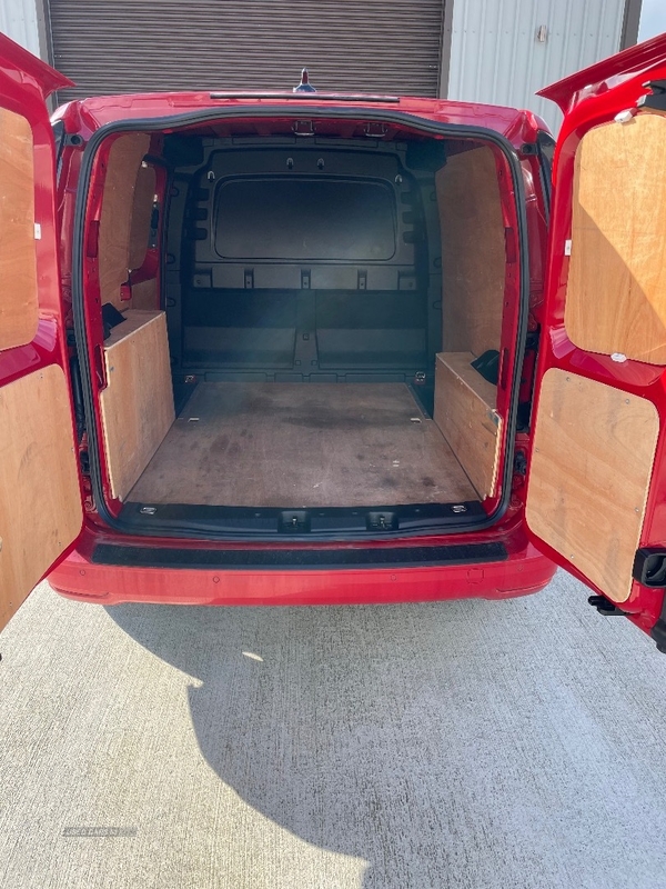 Volkswagen Caddy 2.0 TDI 102PS Commerce Plus Van in Armagh