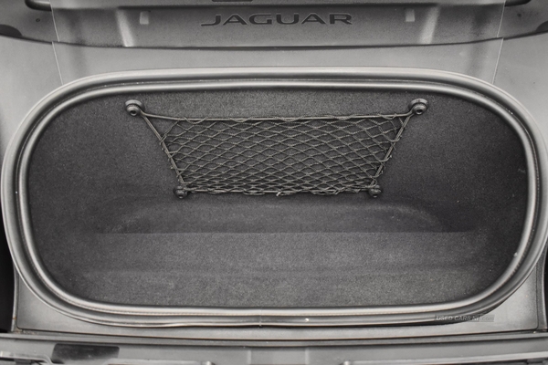 Jaguar i-Pace 294kW EV400 SE 90kWh 5dr Auto in Antrim