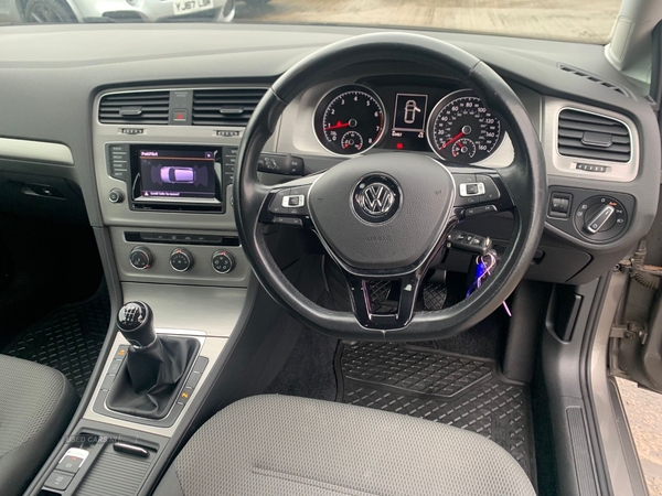 Volkswagen Golf HATCHBACK in Down