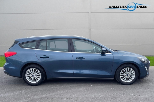 Ford Focus TITANIUM 1.5 TDCI ESTATE IN CHROME BLUE WITH 30K in Armagh