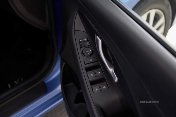 Hyundai i30 1.6 CRDi Blue Drive SE Euro 6 (s/s) 5dr in Down