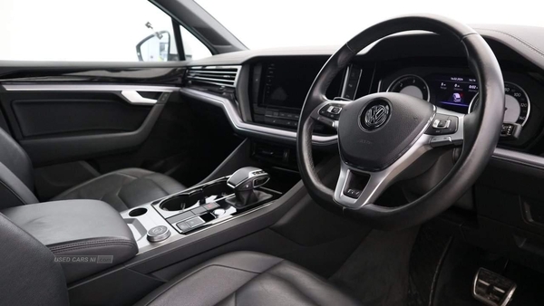 Volkswagen Touareg 3.0 TDI V6 R-Line Tiptronic 4Motion Euro 6 (s/s) 5dr in Tyrone