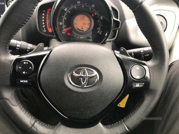 Toyota Aygo VVT-I X-TREND X-SHIFT TSS in Down
