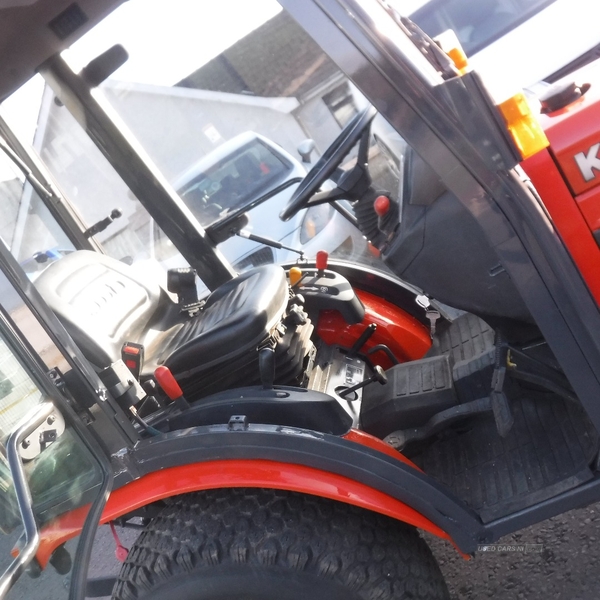 Kubota B2530 4 WD Tractor 358 hours in Down