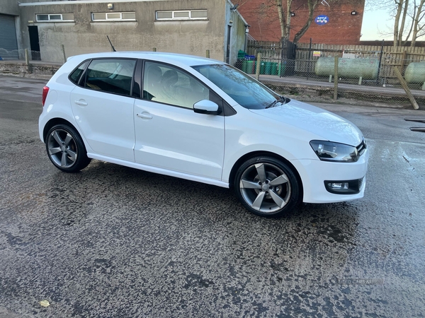Volkswagen Polo 1.4 SEL 5dr in Down
