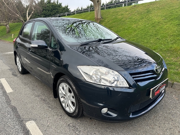 Toyota Auris HATCHBACK in Down