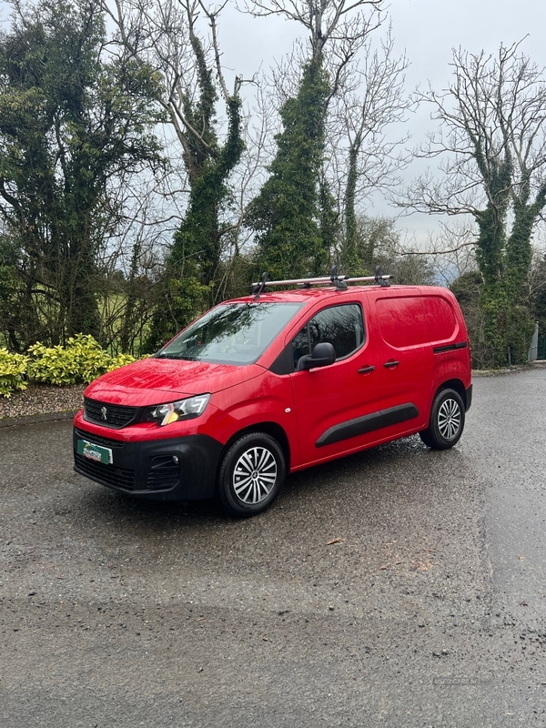 Peugeot Partner 1000 1.6 BlueHDi 100 Grip Van in Armagh