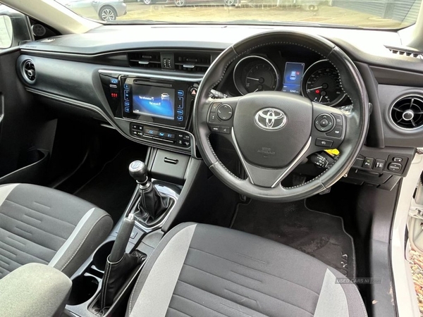 Toyota Auris 1.2 VVT-I DESIGN 5d 114 BHP in Antrim