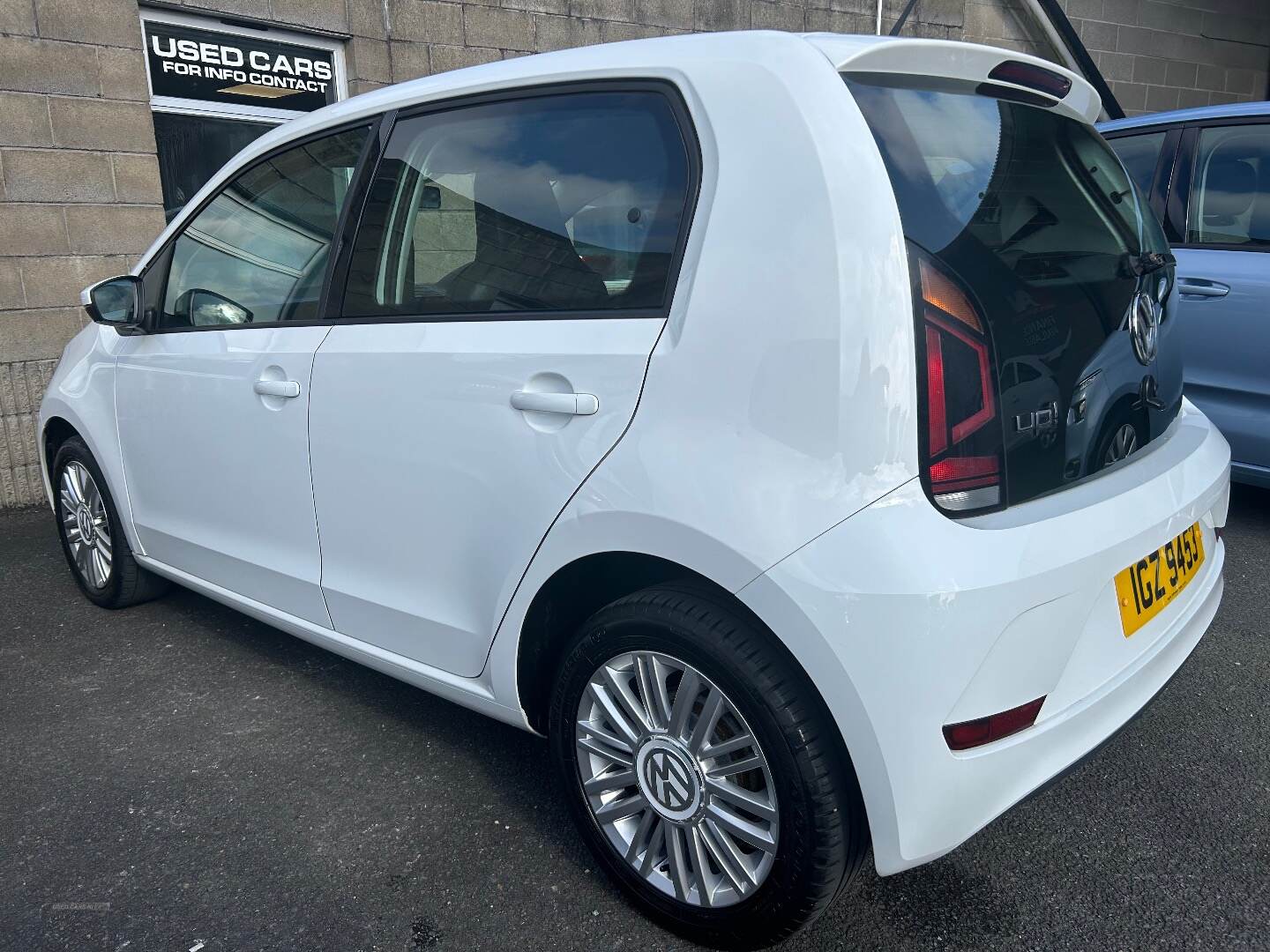 Volkswagen Up HATCHBACK in Down