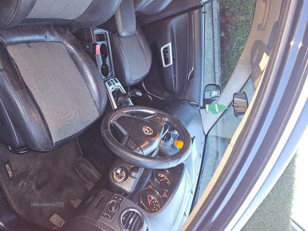 Vauxhall Antara 2.2 CDTi Exclusiv 5dr [2WD] [Start Stop] in Tyrone