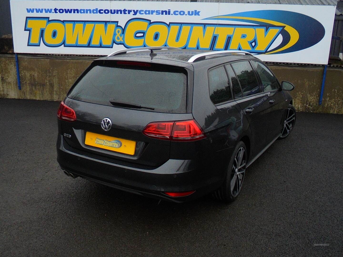 Volkswagen Golf DIESEL ESTATE in Antrim