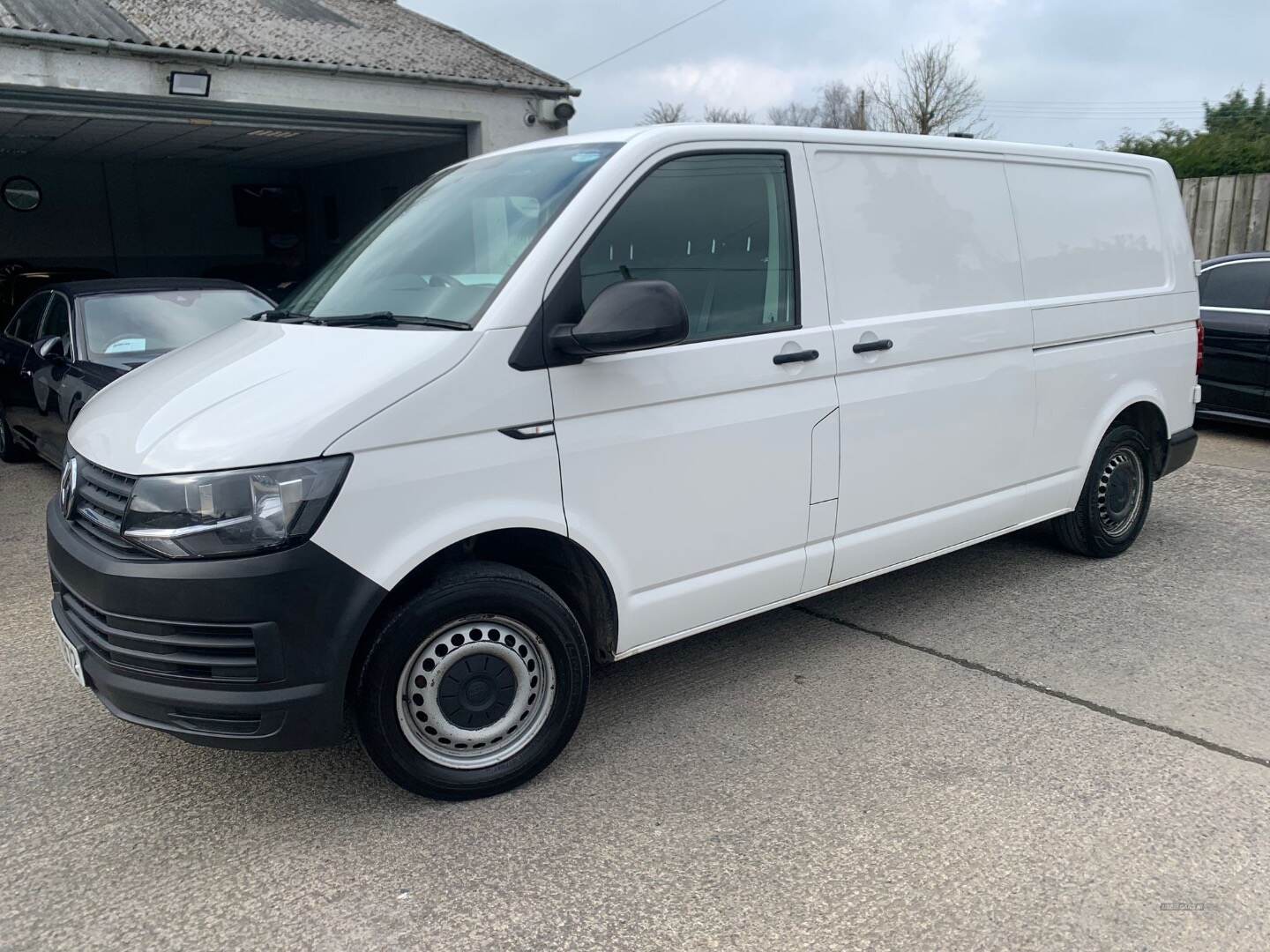 Volkswagen Transporter T28 LWB DIESEL in Down