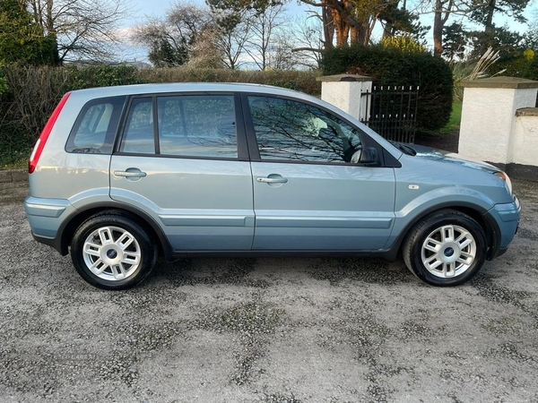 Ford Fusion 1.6 ZETEC CLIMATE 5d 100 BHP in Down
