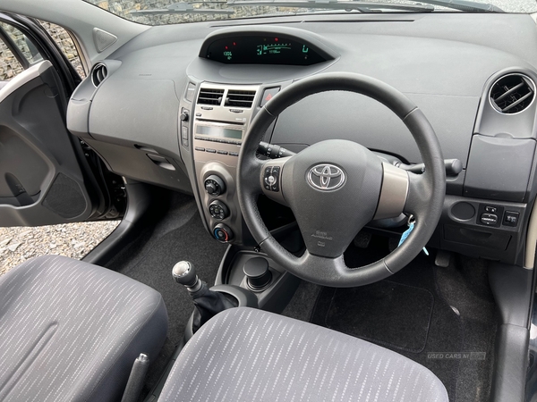 Toyota Yaris HATCHBACK in Down