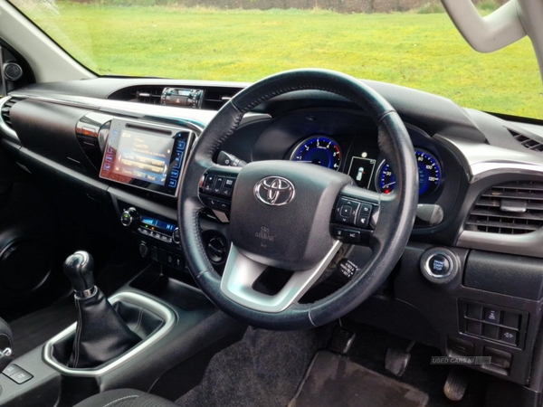 Toyota Hilux 2.4 D-4D Invincible 4WD Euro 6 (s/s) 4dr (TSS) in Antrim