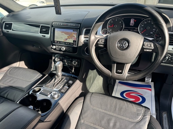 Volkswagen Touareg 3.0 V6 R-LINE PLUS TDI BLUEMOTION TECHNOLOGY 5d 259 BHP in Tyrone