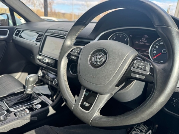 Volkswagen Touareg 3.0 V6 R-LINE PLUS TDI BLUEMOTION TECHNOLOGY 5d 259 BHP in Tyrone