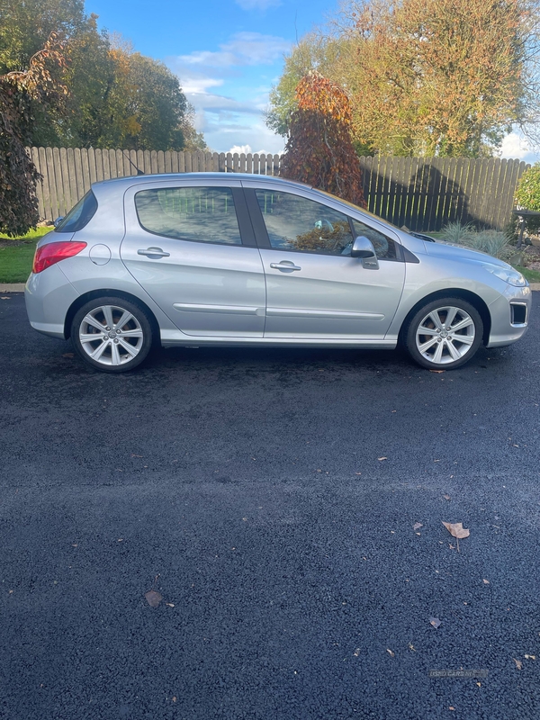 Peugeot 308 1.6 e-HDi 112 Active 5dr in Tyrone