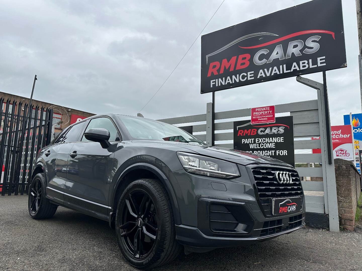 Audi Q2 ESTATE in Down