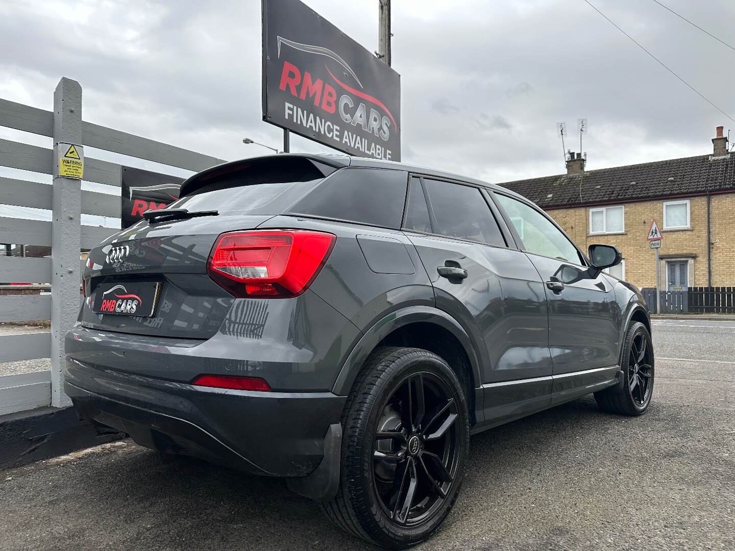 Audi Q2 ESTATE in Down