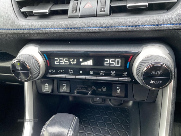 Toyota RAV4 2.5 Vvt-I Hybrid Dynamic 5Dr Cvt 2Wd in Antrim