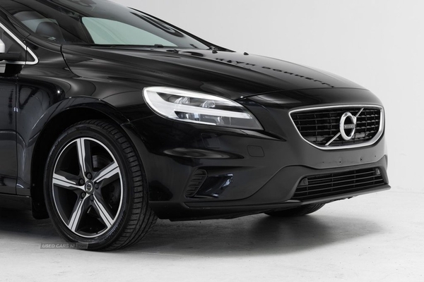Volvo V40 2.0 T3 R-DESIGN EDITION 5d 151 BHP in Derry / Londonderry