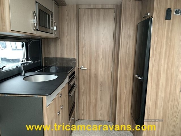 Swift Conqueror 560/4, 1 Owner, Island Bed, Separate Shower in Down