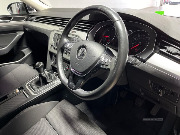 Volkswagen Passat 2.0 Tdi Se Business 5Dr in Antrim
