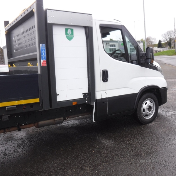 Iveco Daily 35-140 3500kg Tipper with storage box . in Down