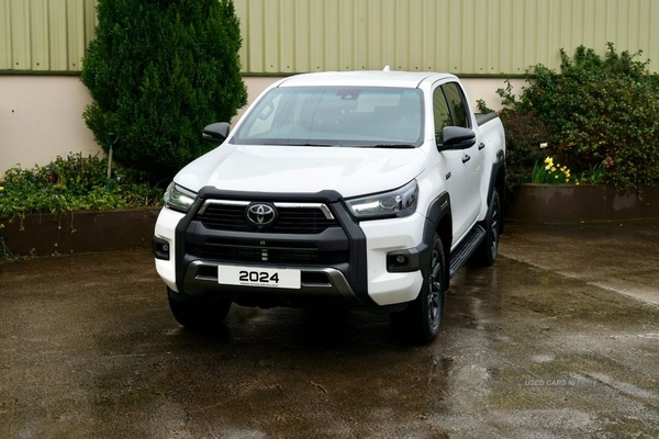 Toyota Hilux 2.8 INVINCIBLE X 4WD D-4D DCB 202 BHP ROLLER SHUTTER, TOW BAR, ALLOYS in Down
