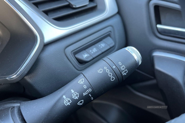 Renault Captur 1.3 TCE 140 S Edition 5dr, Parking Sensors, Reverse Camera, Keyless Start & Entry, Multimedia Screen, Digital Gauge Display, Sat Nav in Derry / Londonderry
