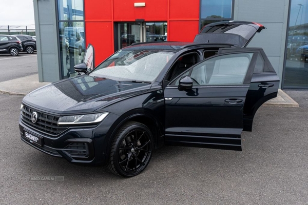 Volkswagen Touareg 3.0 V6 4Motion 231 R-Line 5dr Tip Auto in Derry / Londonderry