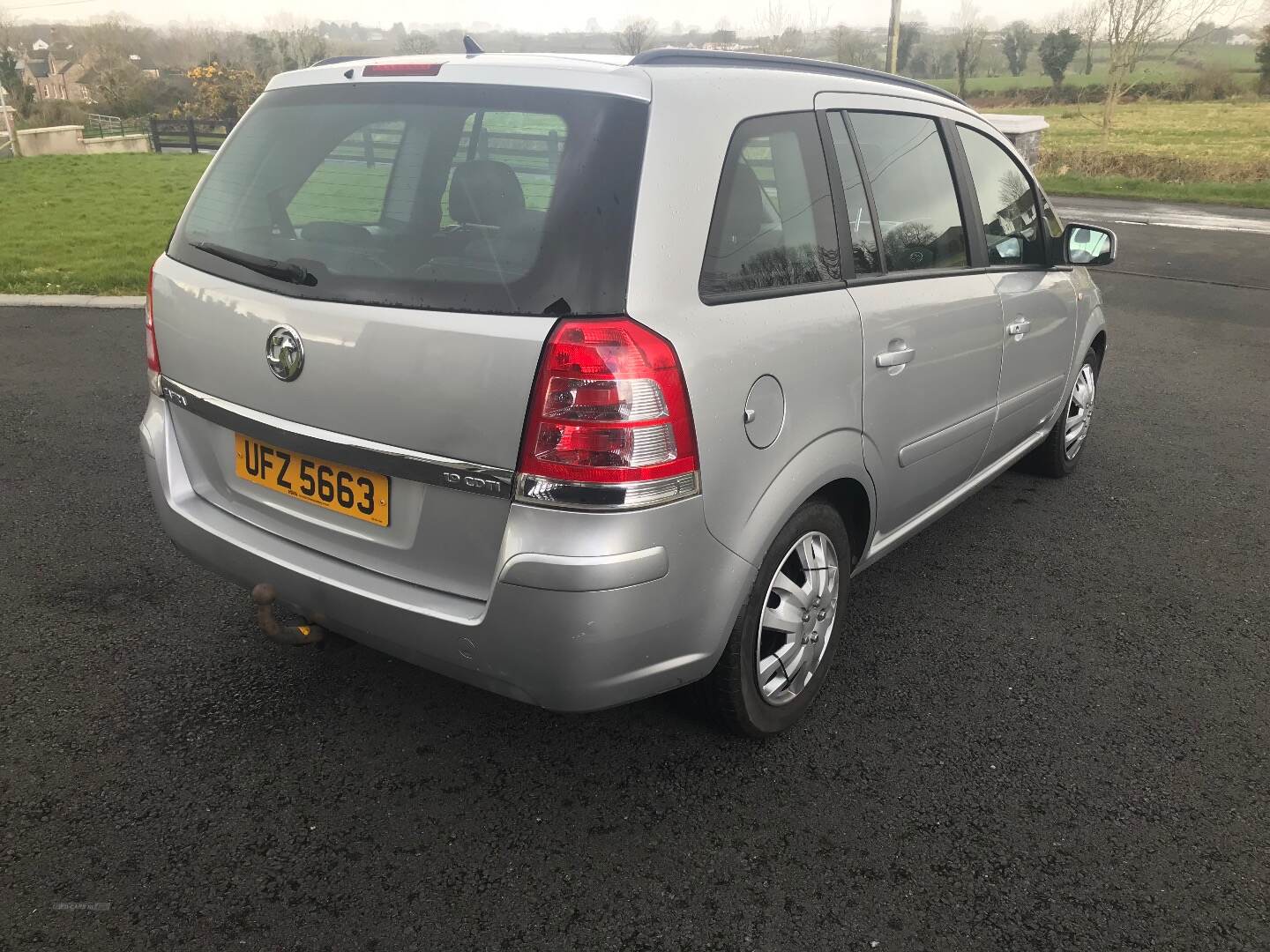 Vauxhall Zafira ESTATE in Down