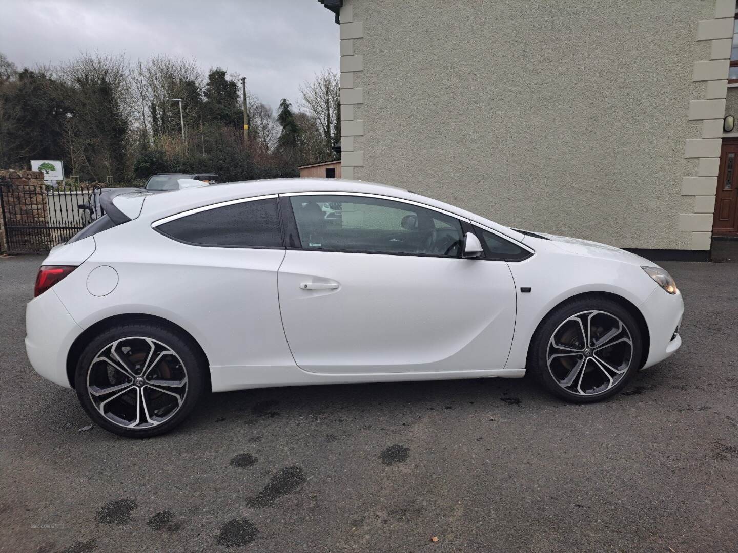 Vauxhall Astra GTC COUPE SPECIAL EDITIONS in Tyrone