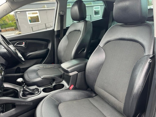 Hyundai ix35 2.0 PREMIUM CRDI 4WD 5d 134 BHP HEATED SEATS - BLUETOOTH - 4WD in Armagh
