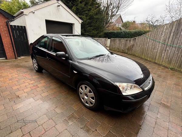 Ford Mondeo 1.8 LX 5dr in Antrim