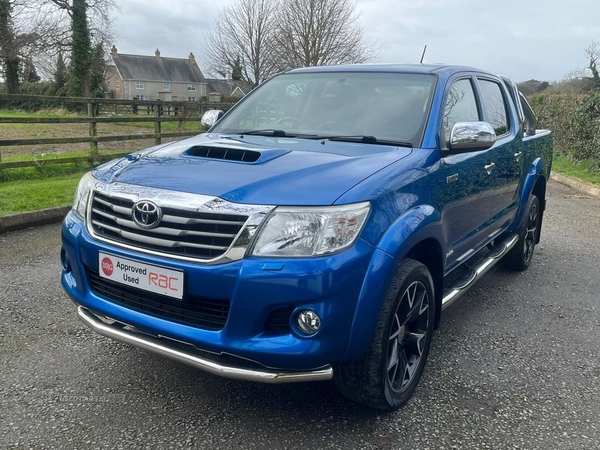Toyota Hilux 3.0 INVINCIBLE 4X4 D-4D DCB 169 BHP in Down
