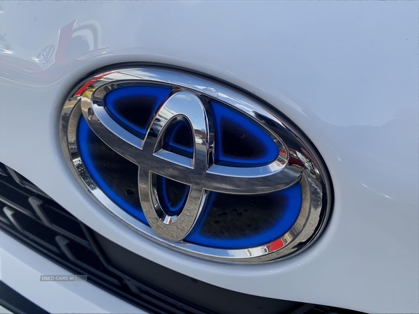 Toyota Yaris Cross 1.5 Hybrid Design 5Dr Cvt in Down