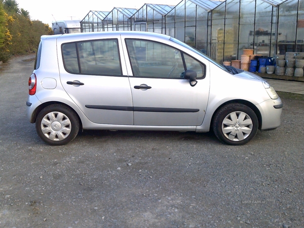 Renault Modus 1.4 Expression 5dr [Euro 4] in Down