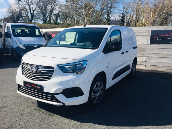 Vauxhall Combo CARGO L1 DIESEL in Down