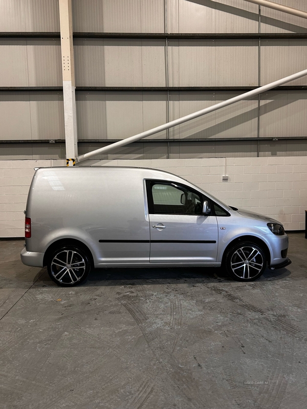Volkswagen Caddy 1.6 TDI 102PS Startline Van in Derry / Londonderry