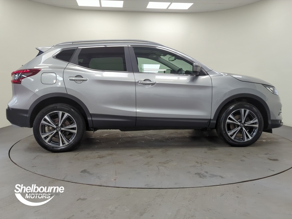Nissan Qashqai 1.3 DiG-T N-Connecta 5dr [Glass Roof Pack] Hatchback in Armagh
