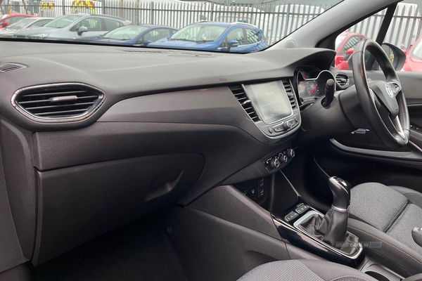 Vauxhall Crossland ELITE NAV 5DR - HEATED FRONT SEATS & STEERING WHEEL, WIRELESS CHARGING PAD, REAR CAM w/ FRONT + REAR SENSORS, SAT NAV, CRUISE CONTROL and much more in Antrim