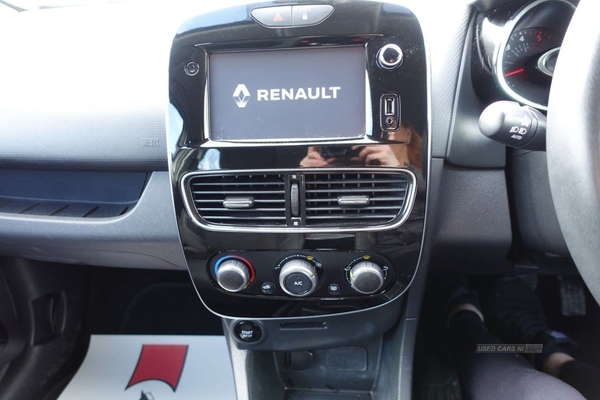Renault Clio 1.5 DYNAMIQUE NAV DCI 5d 89 BHP ROAD TAX EXEMPT / LONG MOT in Antrim