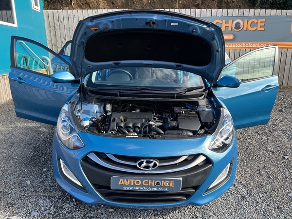 Hyundai i30 HATCHBACK in Down