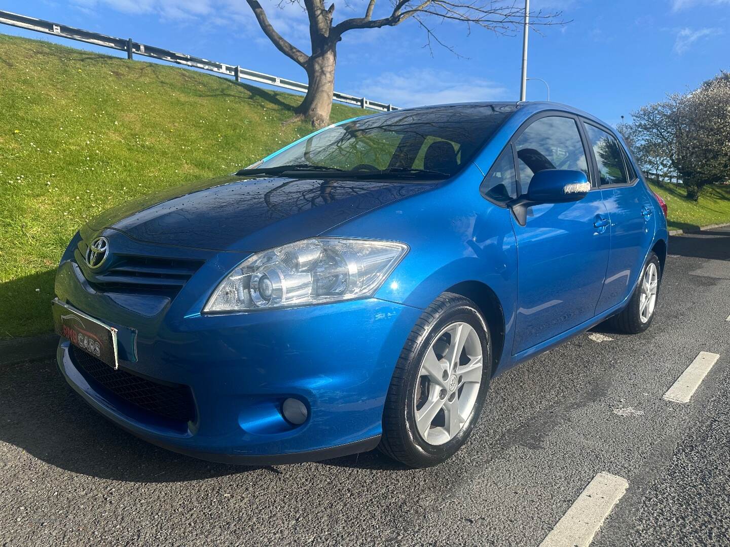 Toyota Auris HATCHBACK in Down