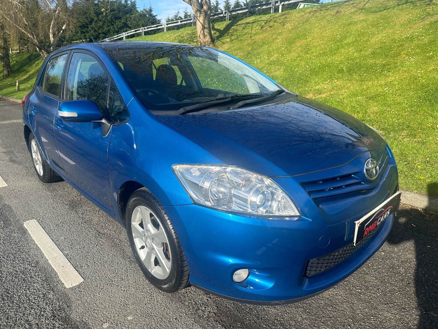 Toyota Auris HATCHBACK in Down